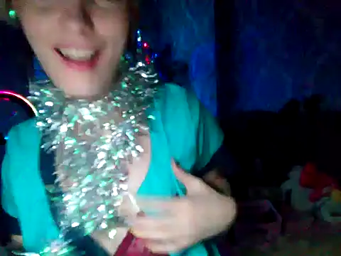 Snapshot of WildMissNiks chatting on 12-27-24, 01:28 WildMissNiks online show from 12-27-24, 01:28