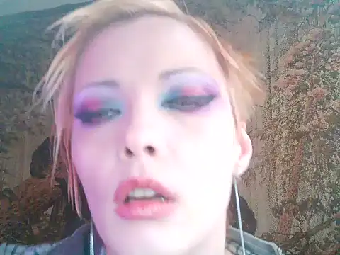 Snapshot of WildMissNiks chatting on 02-01-25, 11:21 WildMissNiks online show from 02-01-25, 11:21