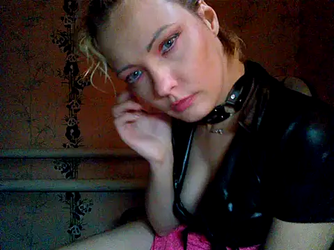 Snapshot of WildMissNiks chatting on 10-24-25, 09:06 WildMissNiks online show from 10-24-25, 09:06