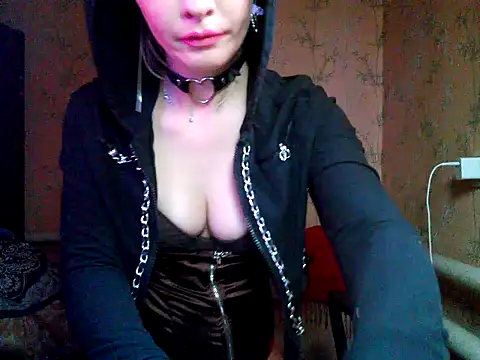 WildMissNiks online show from 11-18-25, 08:52