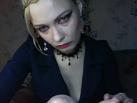 WildMissNiks online show from 05-20-26, 07:36