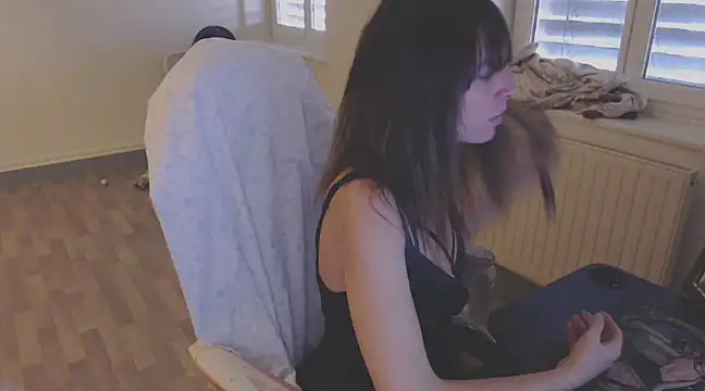 Snapshot of missthon0 chatting on 12-07-24, 12:45 missthon0 online show from 12-07-24, 12:45