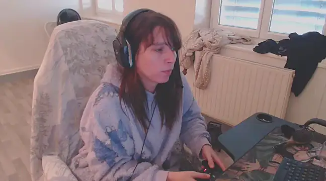 Snapshot of missthon0 chatting on 12-16-24, 11:44 missthon0 online show from 12-16-24, 11:44