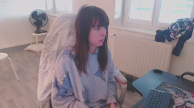 Snapshot of missthon0 chatting on 12-20-24, 10:27 missthon0 online show from 12-20-24, 10:27