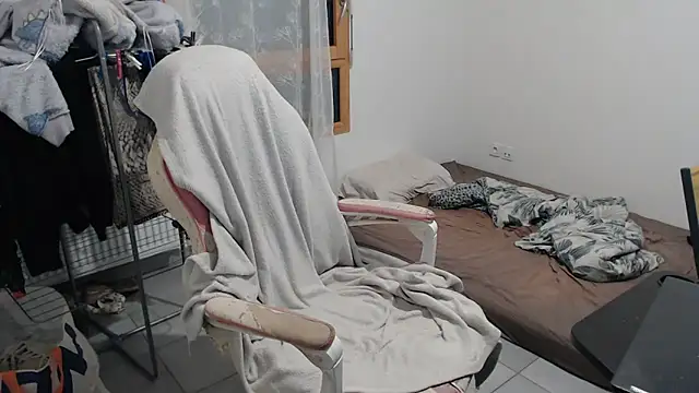 Snapshot of missthon0 chatting on 09-25-25, 11:14 missthon0 online show from 09-25-25, 11:14