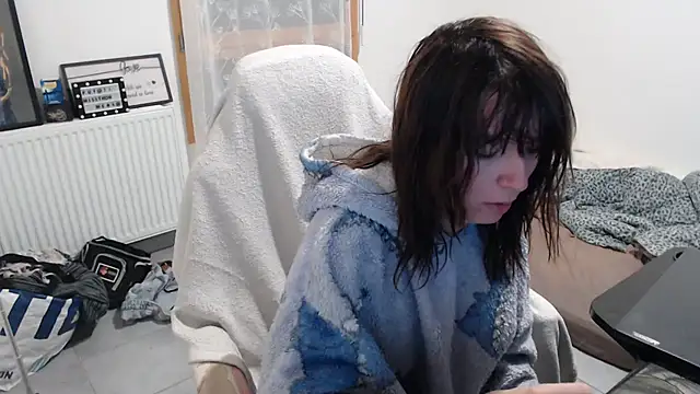 Snapshot of missthon0 chatting on 09-30-25, 09:25 missthon0 online show from 09-30-25, 09:25