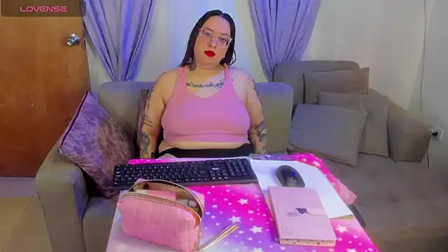 MiaYMolly online show from 04-30-26, 09:19