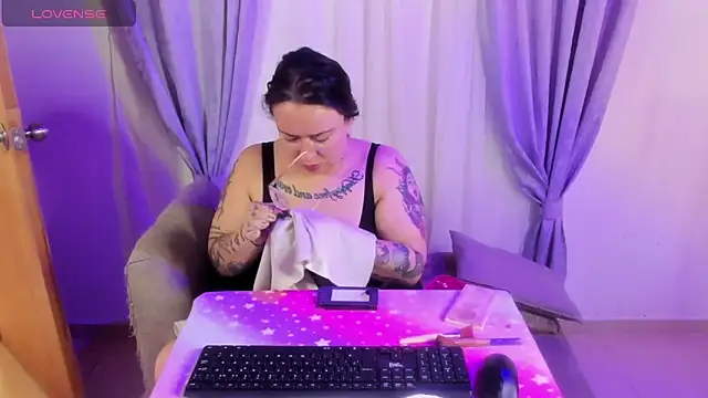 MiaYMolly online show from 06-14-26, 06:21