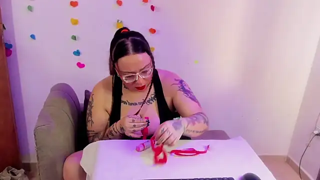 MiaYMolly online show from 06-21-26, 09:06
