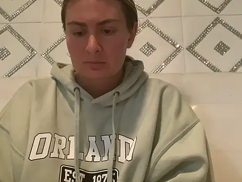 Snapshot of Alyssa_rhoades chatting on 01-27-25, 07:24 Alyssa rhoades online show from 01-27-25, 07:24