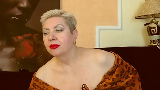 LadyPosh online show from 01-10-25, 01:32