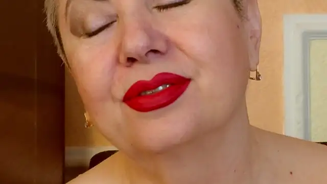 LadyPosh online show from 09-17-25, 08:32