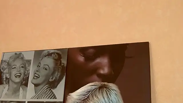 Snapshot of LadyPosh chatting on 02-18-26, 09:11 LadyPosh online show from 02-18-26, 09:11