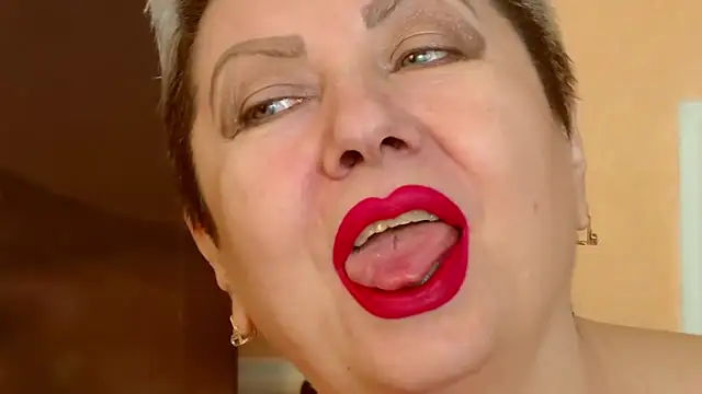 Snapshot of LadyPosh chatting on 02-24-26, 09:35 LadyPosh online show from 02-24-26, 09:35