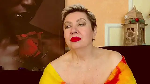 Snapshot of LadyPosh chatting on 03-19-26, 08:57 LadyPosh online show from 03-19-26, 08:57