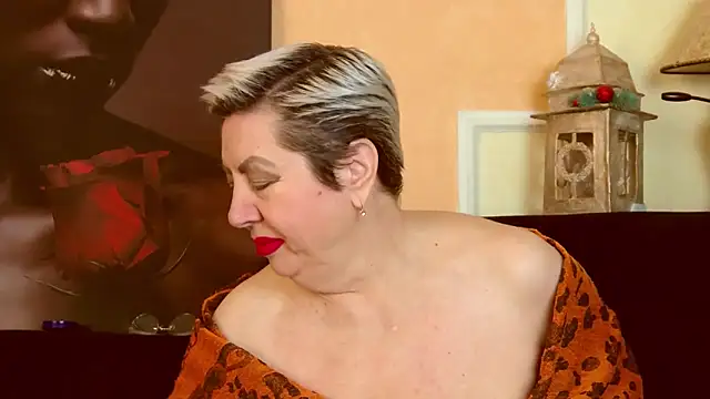 Snapshot of LadyPosh chatting on 03-26-26, 09:53 LadyPosh online show from 03-26-26, 09:53