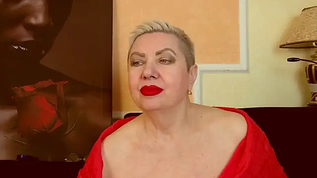 Snapshot of LadyPosh chatting on 05-05-26, 09:01 LadyPosh online show from 05-05-26, 09:01