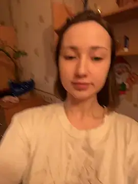 Snapshot of Vralice chatting on 01-25-25, 12:37 Vralice online show from 01-25-25, 12:37