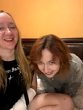 Snapshot of Vralice chatting on 10-17-25, 05:15 Vralice online show from 10-17-25, 05:15