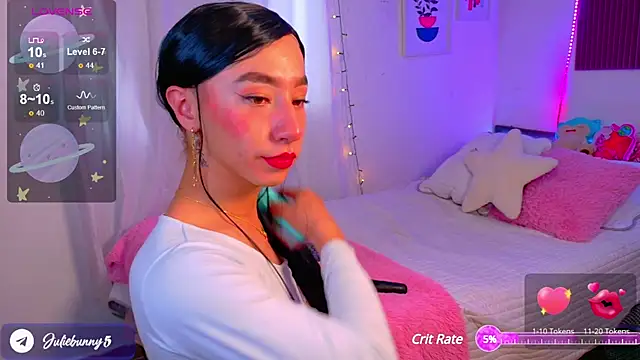 Snapshot of Littlebunny21 chatting on 03-02-25, 08:29 Littlebunny21 online show from 03-02-25, 08:29