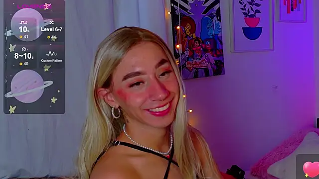 Snapshot of Littlebunny21 chatting on 03-09-25, 10:52 Littlebunny21 online show from 03-09-25, 10:52