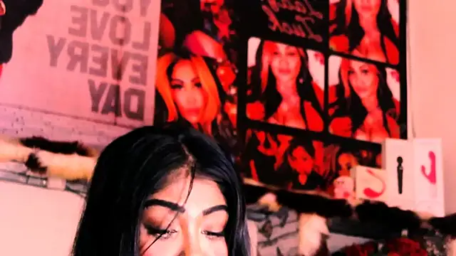 indian dreamgirl online show from 10-22-25, 08:19