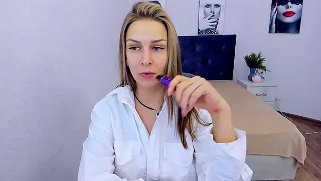 AlexiaDarren online show from 01-17-25, 06:23