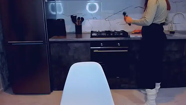 AlexiaDarren online show from 02-10-25, 06:56