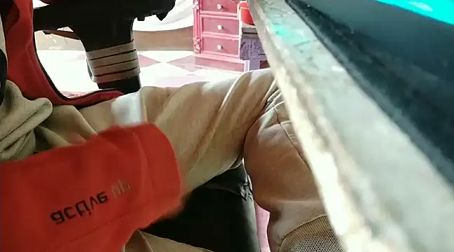 growing20yo online show from 02-04-25, 08:13