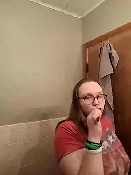 Snapshot of ZeTurtleMaster chatting on 01-05-25, 11:01 ZeTurtleMaster online show from 01-05-25, 11:01