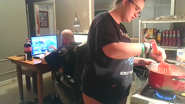 Snapshot of ZeTurtleMaster chatting on 01-22-25, 03:20 ZeTurtleMaster online show from 01-22-25, 03:20