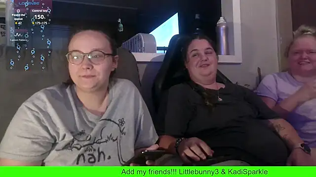 Snapshot of ZeTurtleMaster chatting on 09-20-25, 01:17 ZeTurtleMaster online show from 09-20-25, 01:17