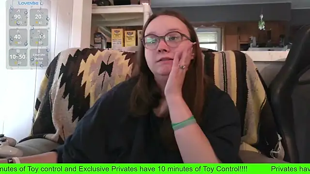 Snapshot of ZeTurtleMaster chatting on 10-06-25, 05:21 ZeTurtleMaster online show from 10-06-25, 05:21