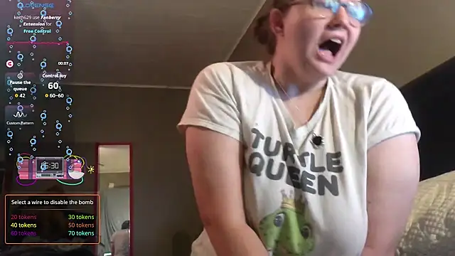 Snapshot of ZeTurtleMaster chatting on 11-22-25, 12:53 ZeTurtleMaster online show from 11-22-25, 12:53