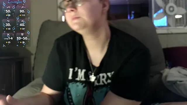 Snapshot of ZeTurtleMaster chatting on 12-17-25, 12:49 ZeTurtleMaster online show from 12-17-25, 12:49