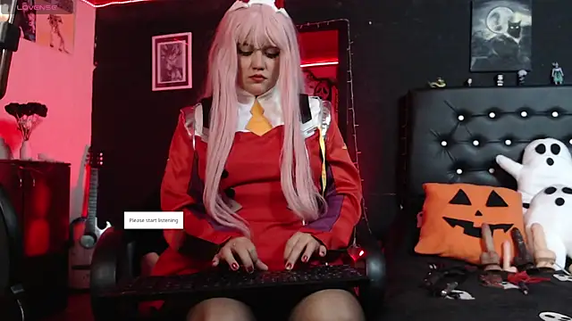 Snapshot of aprildoll chatting on 10-17-25, 04:15 aprildoll online show from 10-17-25, 04:15