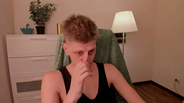 Snapshot of slim_andy chatting on 11-09-25, 08:18 slim andy online show from 11-09-25, 08:18