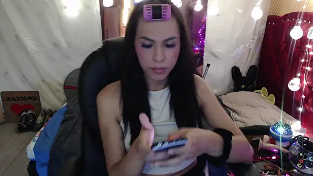 Snapshot of arianablue69 chatting on 12-23-24, 09:40 arianablue69 online show from 12-23-24, 09:40