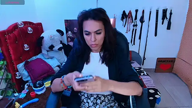 Snapshot of arianablue69 chatting on 02-12-25, 04:44 arianablue69 online show from 02-12-25, 04:44