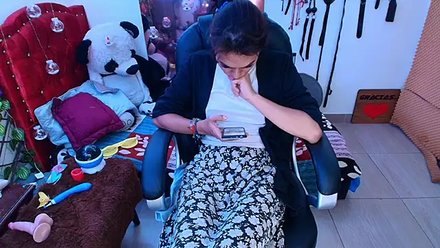 Snapshot of arianablue69 chatting on 02-12-25, 07:44 arianablue69 online show from 02-12-25, 07:44