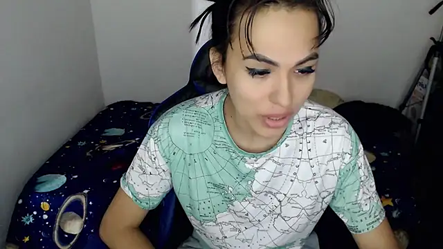 Snapshot of arianablue69 chatting on 02-19-25, 01:18 arianablue69 online show from 02-19-25, 01:18