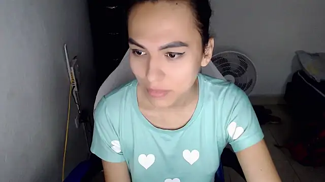 Snapshot of arianablue69 chatting on 03-08-25, 02:19 arianablue69 online show from 03-08-25, 02:19