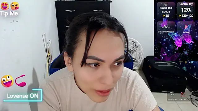 Snapshot of arianablue69 chatting on 03-14-25, 12:10 arianablue69 online show from 03-14-25, 12:10