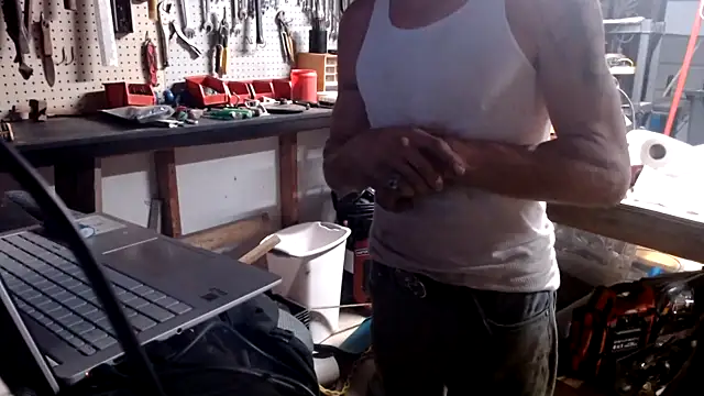 justinewe69 online show from 10-28-25, 09:39