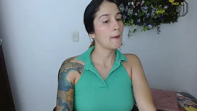 Snapshot of IsabellaVegaa chatting on 12-06-24, 02:13 IsabellaVegaa online show from 12-06-24, 02:13