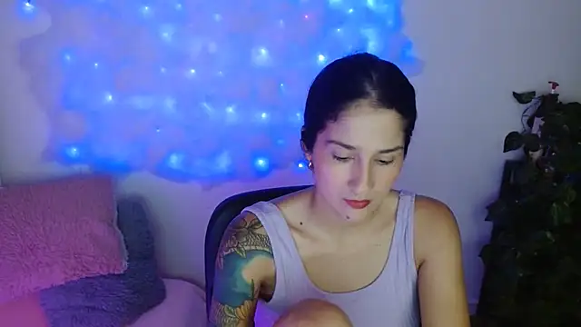 Snapshot of IsabellaVegaa chatting on 12-13-24, 05:27 IsabellaVegaa online show from 12-13-24, 05:27