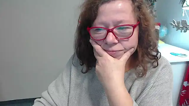 Snapshot of Adelewildx chatting on 12-17-24, 08:01 Adelewildx online show from 12-17-24, 08:01
