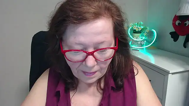 Snapshot of Adelewildx chatting on 03-10-25, 07:42 Adelewildx online show from 03-10-25, 07:42