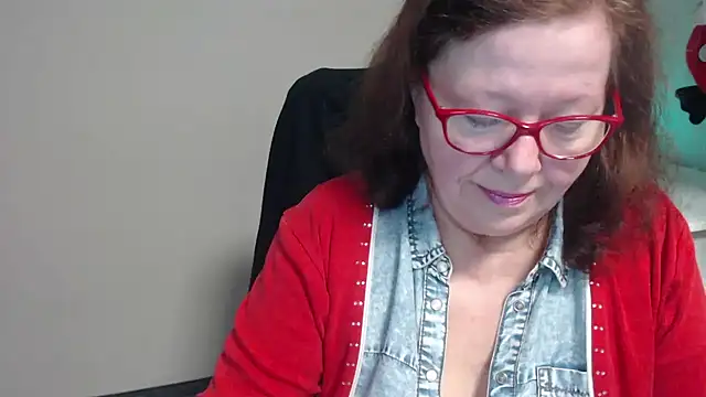 Snapshot of Adelewildx chatting on 03-17-25, 07:35 Adelewildx online show from 03-17-25, 07:35