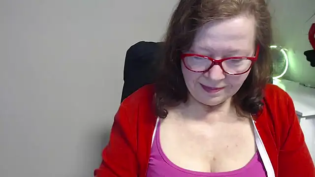 Snapshot of Adelewildx chatting on 03-19-25, 07:29 Adelewildx online show from 03-19-25, 07:29